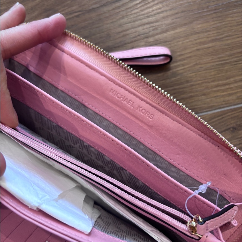 Michael Kors Quilted Leather Continental Zip Around Wallet/Wristlet in Pale Pink - Picture 4 of 7